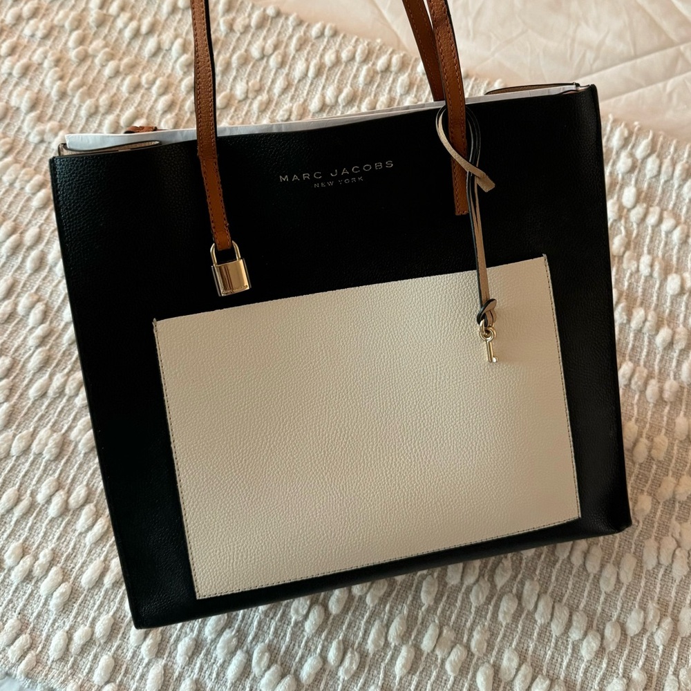 Marc Jacob’s Grind Tote Lg
